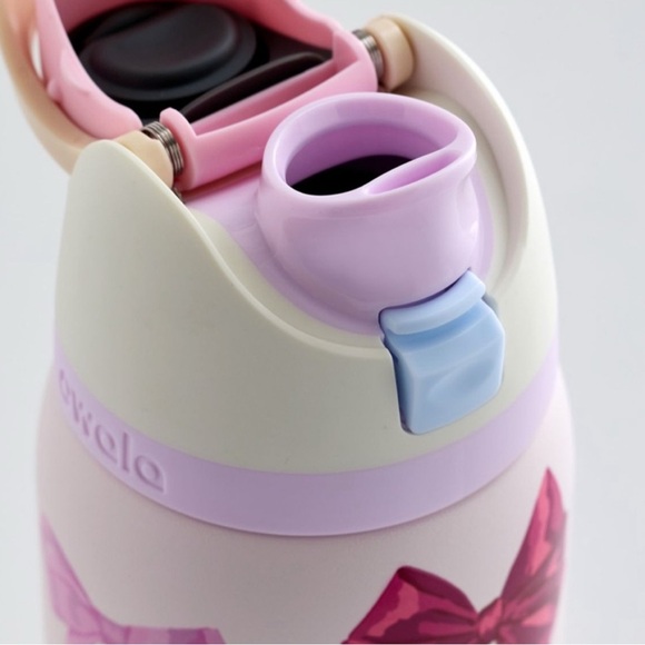 Owala UO Exclusive FreeSip 32 oz Water Bottle - Picture 3 of 4